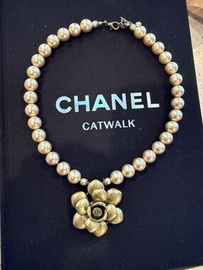 Pearl and gold necklace